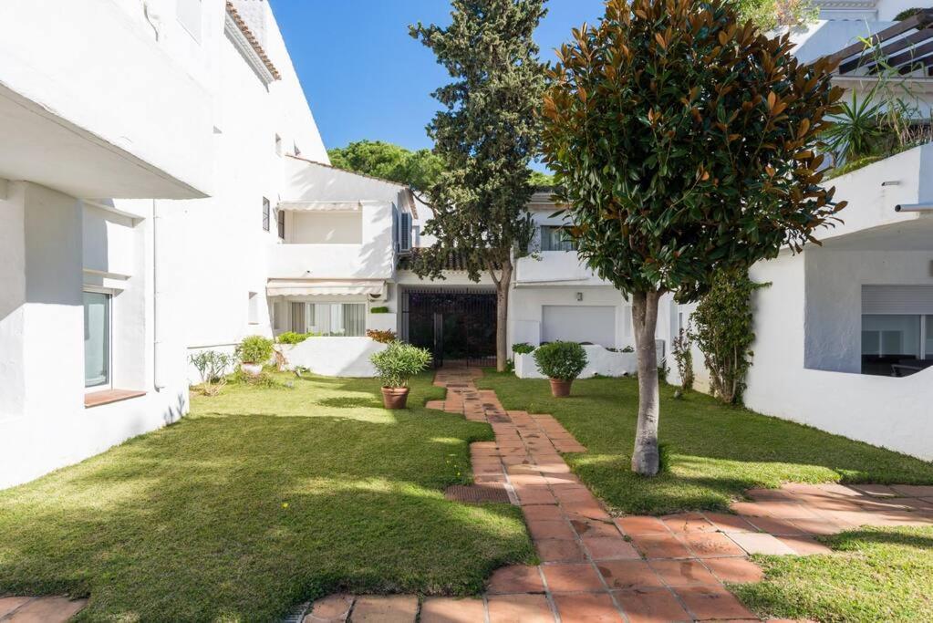 Incredible Luxury Location In Puerto Banus Beach For Families Marbella Exteriör bild