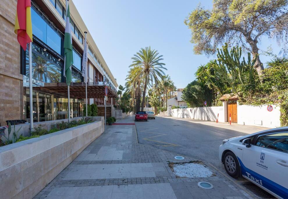 Incredible Luxury Location In Puerto Banus Beach For Families Marbella Exteriör bild