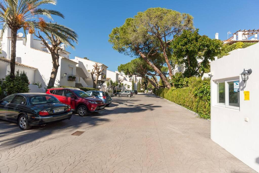 Incredible Luxury Location In Puerto Banus Beach For Families Marbella Exteriör bild